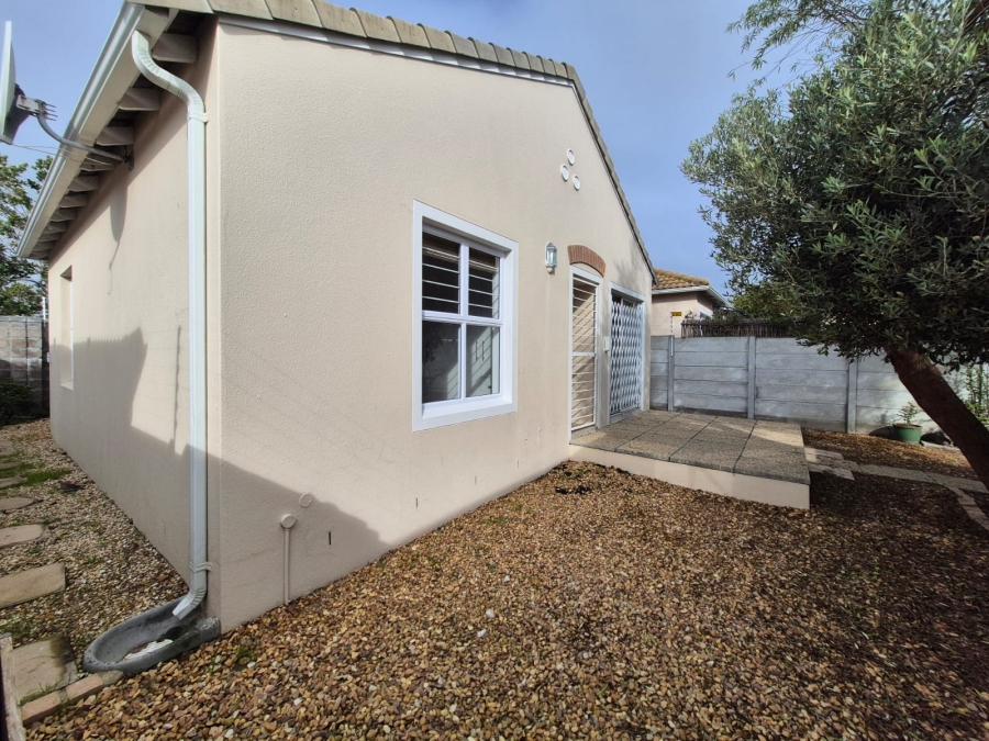 2 Bedroom Property for Sale in Sunningdale Western Cape